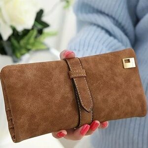 Elegant Brown Women's Clutch